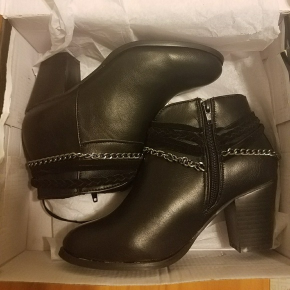Black Leather Booties Size 6 - Picture 2 of 3